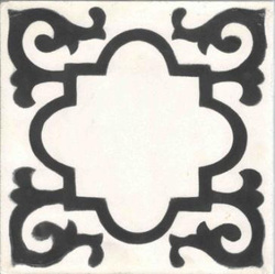 D439